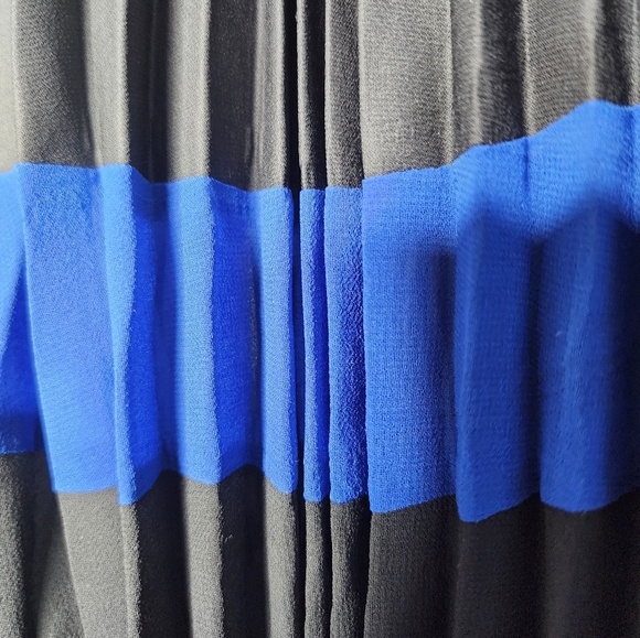 BCBGMaxAzria Dallin B Chiffon Sunburst Pleated Maxi Skirt in Black Combo Size S - Picture 6 of 11